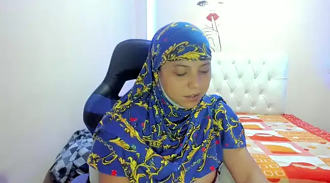 Snapshot of Leylafourniert chatting on 01.13.25 Leylafourniert online show from 01.13.25