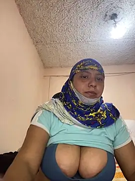 Snapshot of Leylafourniert chatting on 01.14.25 Leylafourniert online show from 01.14.25