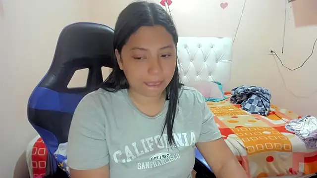 Snapshot of Leylafourniert chatting on 02.26.25 Leylafourniert online show from 02.26.25