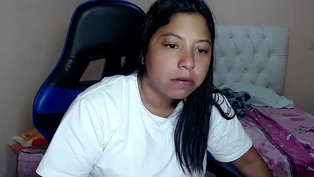 Snapshot of Leylafourniert chatting on 11.29.25 Leylafourniert online show from 11.29.25