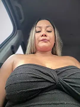 Snapshot of ValeryGrey chatting on 01.28.25 ValeryGrey online show from 01.28.25