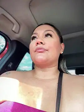 Snapshot of ValeryGrey chatting on 02.05.25 ValeryGrey online show from 02.05.25