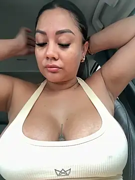 Snapshot of ValeryGrey chatting on 11.30.25 ValeryGrey online show from 11.30.25