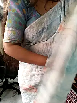 Snapshot of yoursana- chatting on 12.25.24 yoursana- online show from 12.25.24