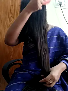 Snapshot of yoursana- chatting on 01.08.25 yoursana- online show from 01.08.25