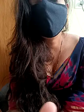 Snapshot of yoursana- chatting on 01.11.25 yoursana- online show from 01.11.25