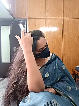 Snapshot of yoursana- chatting on 02.01.25 yoursana- online show from 02.01.25