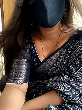 Snapshot of yoursana- chatting on 03.22.25 yoursana- online show from 03.22.25