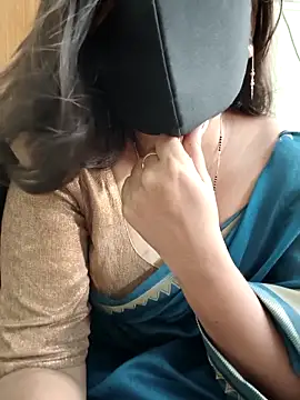 Snapshot of yoursana- chatting on 10.19.25 yoursana- online show from 10.19.25