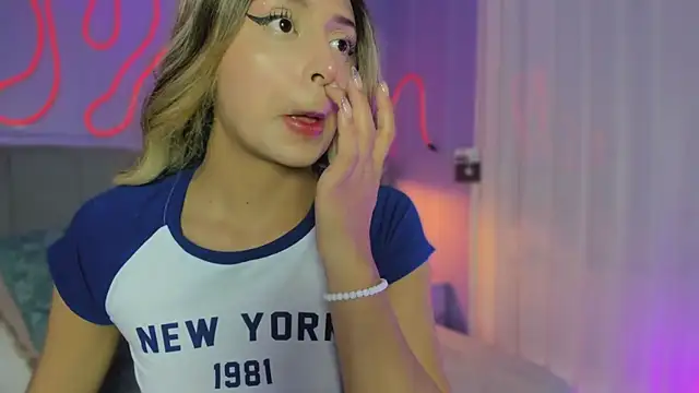 Sofly s online show from 11.19.25