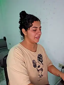 Snapshot of Mary_pinkish chatting on 12.31.24 Mary pinkish online show from 12.31.24