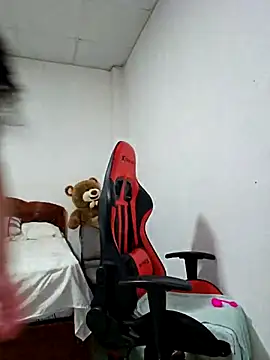 Snapshot of Mary_pinkish chatting on 10.02.25 Mary pinkish online show from 10.02.25