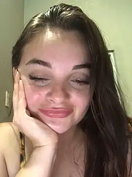 Snapshot of Emmacut chatting on 03.16.25 Emmacut online show from 03.16.25