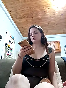 Snapshot of Emmacut chatting on 10.09.25 Emmacut online show from 10.09.25