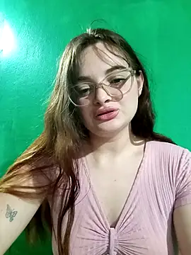 Snapshot of Emmacut chatting on 11.27.25 Emmacut online show from 11.27.25