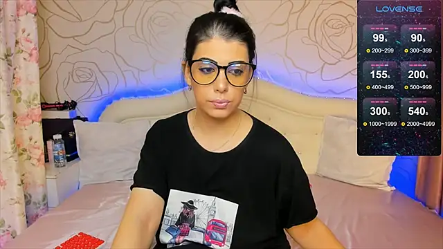 Snapshot of Elizabettalee chatting on 10.17.25 Elizabettalee online show from 10.17.25