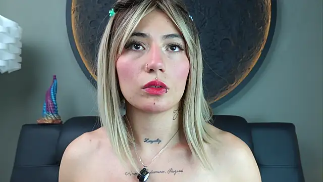 miss sharlotte18 online show from 11.22.25