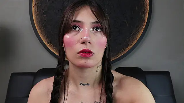 miss sharlotte18 online show from 04.01.26