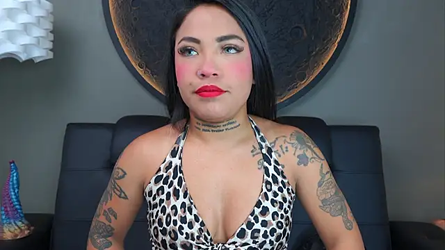 miss vaiolette online show from 12.22.25