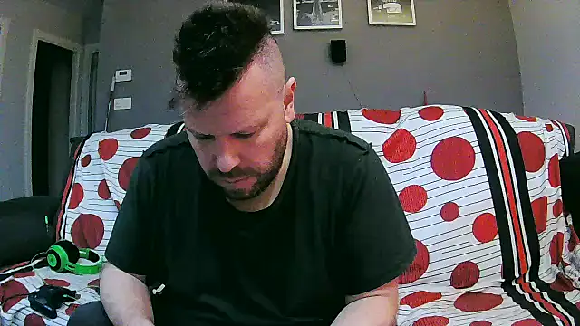 Snapshot of txan9876 chatting on 12.02.25 txan9876 online show from 12.02.25