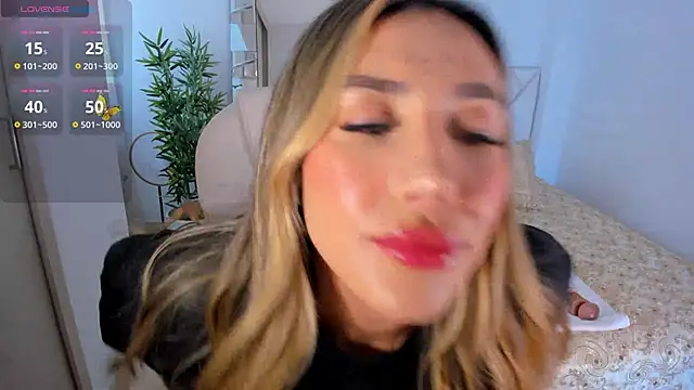 NiaBennet  online show from 02.01.25