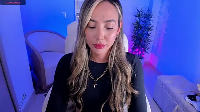 NiaBennet  online show from 10.03.25