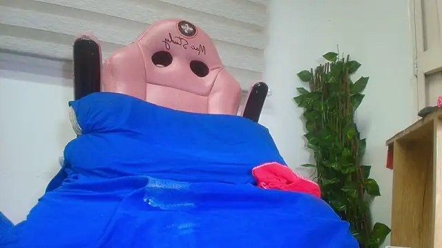  linda milk  online show from 02.14.25