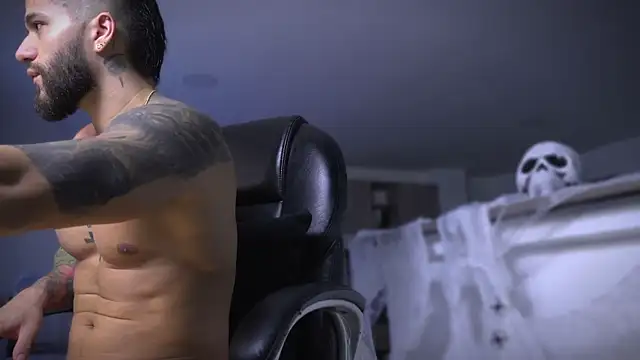 Frank Farrell online show from 10.28.25