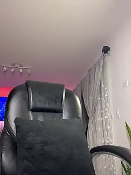 Snapshot of Frank_Farrell chatting on 02.05.26 Frank Farrell online show from 02.05.26