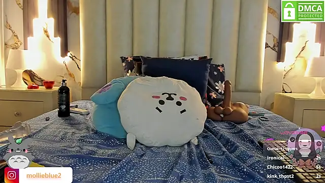 Snapshot of mollieblue69 chatting on 02.05.25 mollieblue69 online show from 02.05.25