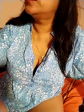 Snapshot of tharu_sweet chatting on 10.15.25 tharu sweet online show from 10.15.25
