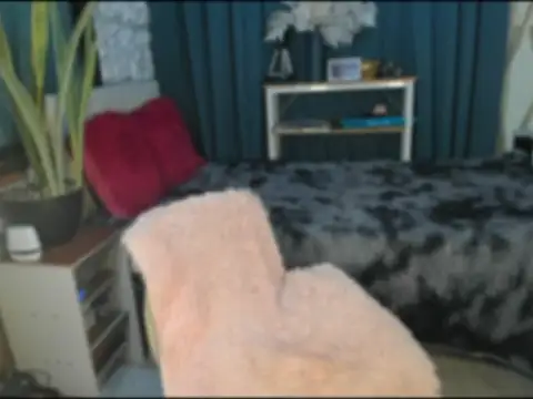 Laura yourhottestbabe123 online show from 02.05.26