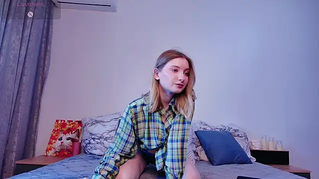 Snapshot of _whiteprincess chatting on 01.31.25 whiteprincess online show from 01.31.25