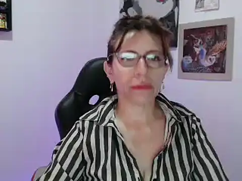 Chayla Ruiz online show from 02.12.25