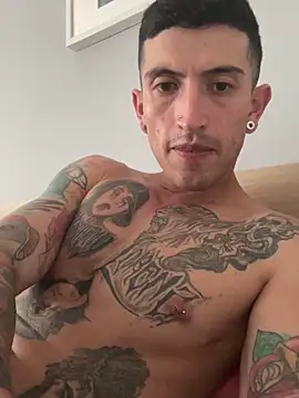 Snapshot of wethkisses chatting on 10.04.25 wethkisses online show from 10.04.25