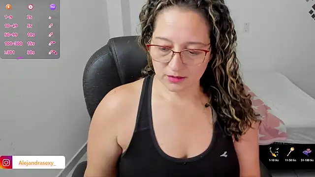 Snapshot of alejandra_milf_ chatting on 06.17.26 alejandra milf online show from 06.17.26