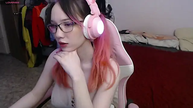 Maya Viola online show from 03.18.25