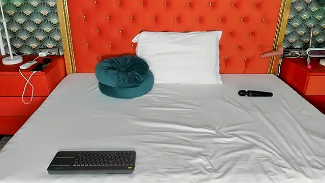 Snapshot of VallerieJones chatting on 02.22.25 VallerieJones online show from 02.22.25