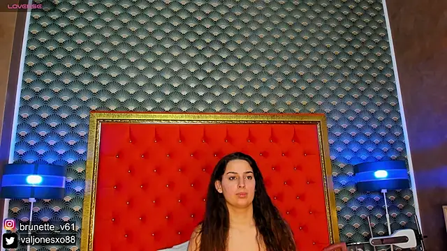 Snapshot of VallerieJones chatting on 02.28.25 VallerieJones online show from 02.28.25