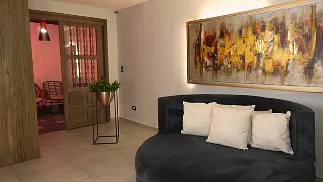 KateSunder online show from 12.21.25