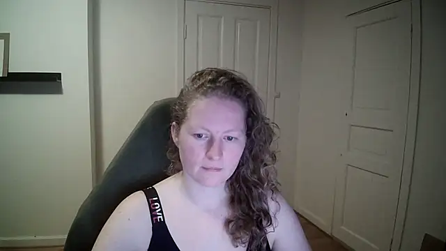 Girlnina-1995 online show from 03.04.25