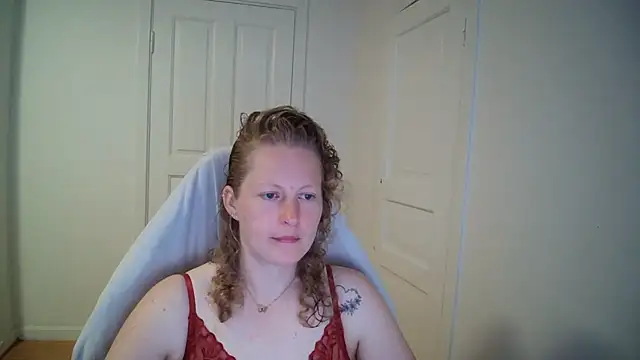 Snapshot of Girlnina-1995 chatting on 05.21.26 Girlnina-1995 online show from 05.21.26