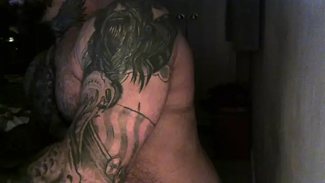 Snapshot of muscle1976 chatting on 12.19.24 muscle1976 online show from 12.19.24