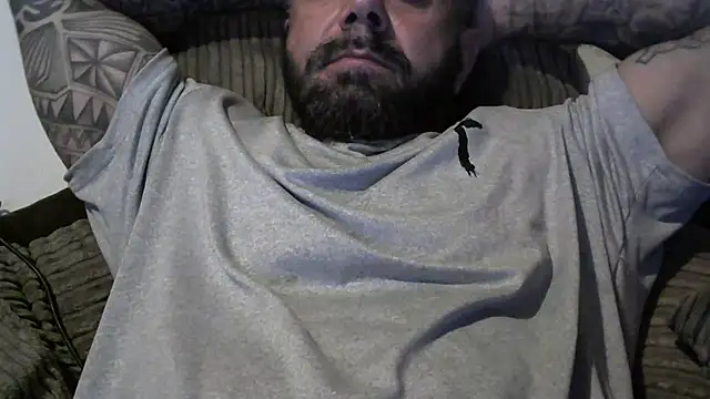 Snapshot of muscle1976 chatting on 12.25.24 muscle1976 online show from 12.25.24