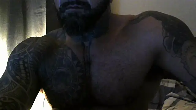 Snapshot of muscle1976 chatting on 01.01.25 muscle1976 online show from 01.01.25