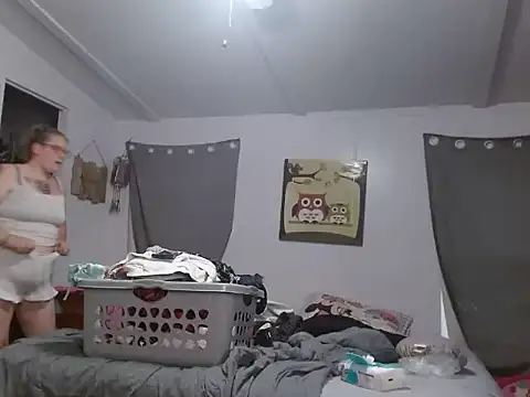 Slutty Owl420 online show from 09.22.25