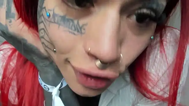 Snapshot of tamarapervert chatting on 10.10.25 tamarapervert online show from 10.10.25