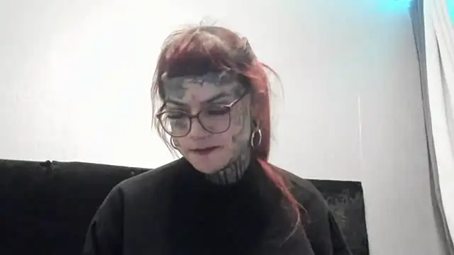 Snapshot of tamarapervert chatting on 12.04.25 tamarapervert online show from 12.04.25