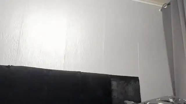 Snapshot of tamarapervert chatting on 12.18.25 tamarapervert online show from 12.18.25