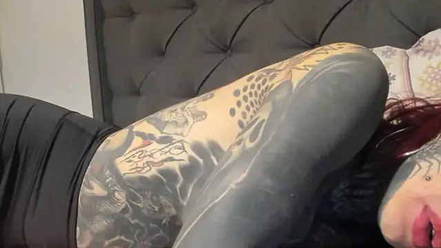 Snapshot of tamarapervert chatting on 01.14.26 tamarapervert online show from 01.14.26